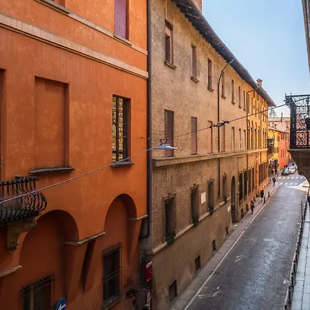 D'azeglio Nel Salotto Di * ボローニャ
