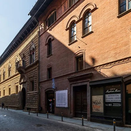D'azeglio Nel Salotto Di * ボローニャ