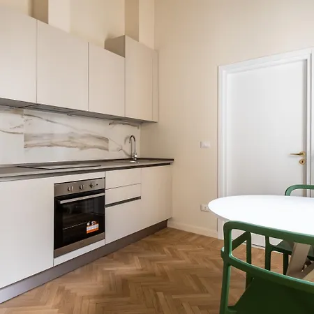 D'azeglio Nel Salotto Di Апартаменты *