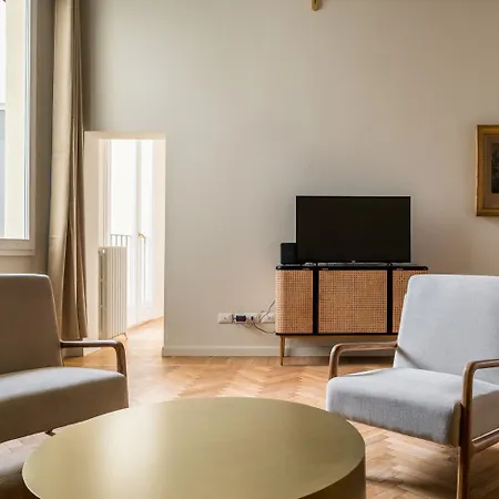 D'azeglio Nel Salotto Di Апартаменты